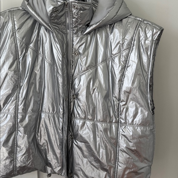 Anthropologie Daily Practice by Anthropologie Metallic Puffer Vest Size XL - Picture 10 of 14